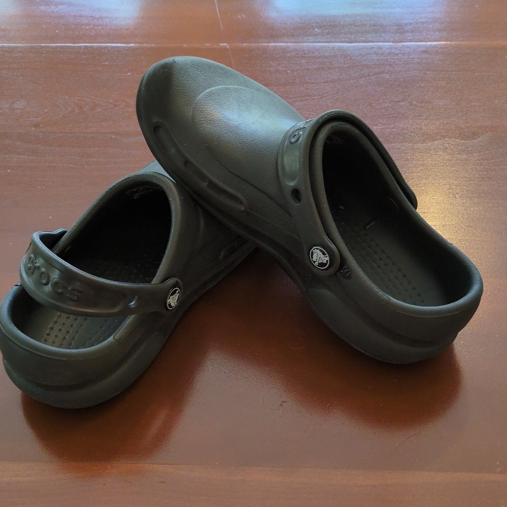Crocs Bistro Black Work Slip Resistant Unisex Clogs Men Size 5, Women Size 7